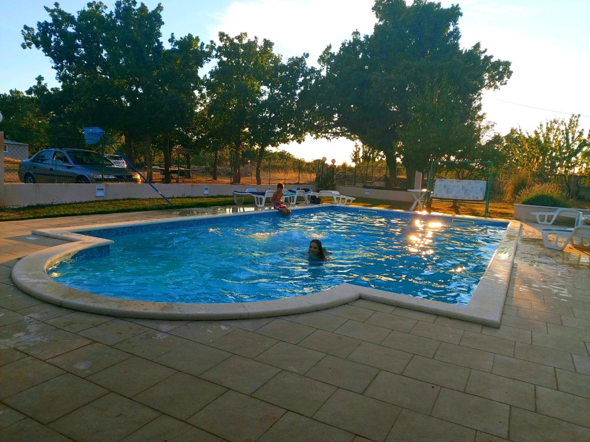Kaja House Apartments Lozovac Rum bild