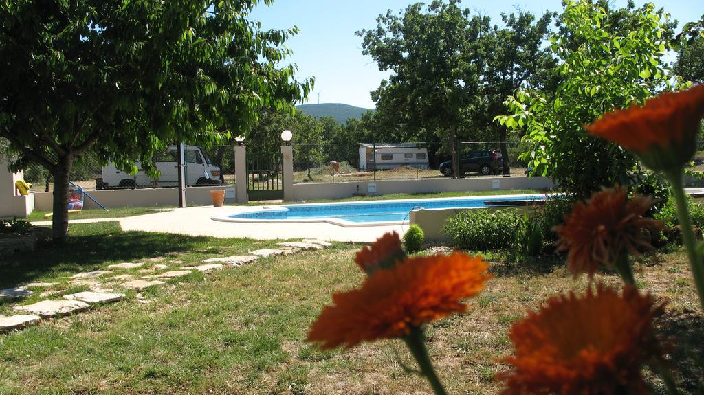 Kaja House Apartments Lozovac Exteriör bild