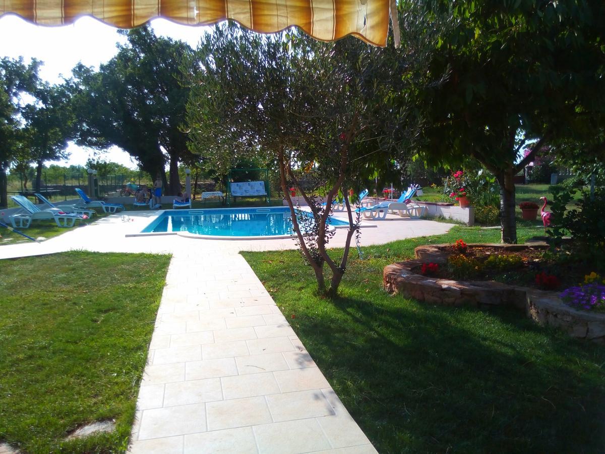 Kaja House Apartments Lozovac Exteriör bild