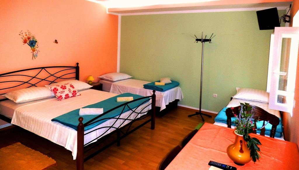 Kaja House Apartments Lozovac Rum bild